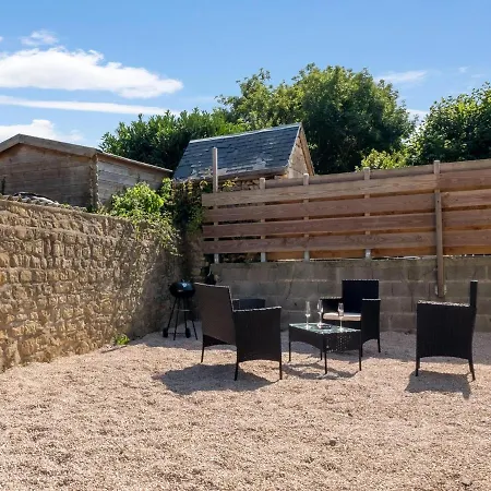 Dom wakacyjny Fully Renovated House Only Few Minutes Walk Away From Ohama Vierville-sur-Mer