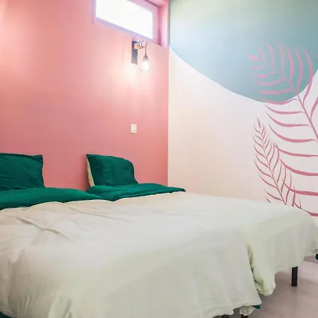 Dom wakacyjny Fully Renovated House Only Few Minutes Walk Away From Ohama