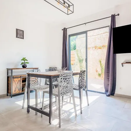 Fully Renovated House Only Few Minutes Walk Away From Ohama Dom wakacyjny *