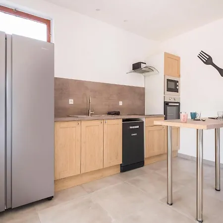 Fully Renovated House Only Few Minutes Walk Away From Ohama *