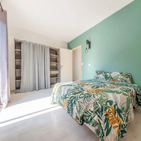 Fully Renovated House Only Few Minutes Walk Away From Ohama Holiday home
